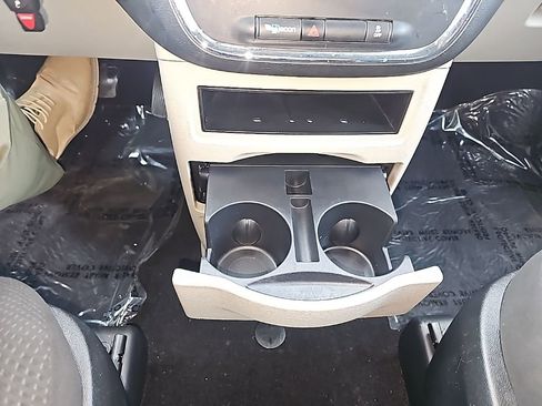 Used 2016 Dodge Grand Caravan American Value Package w/ UConnect Hands-Free Group FWD image 22