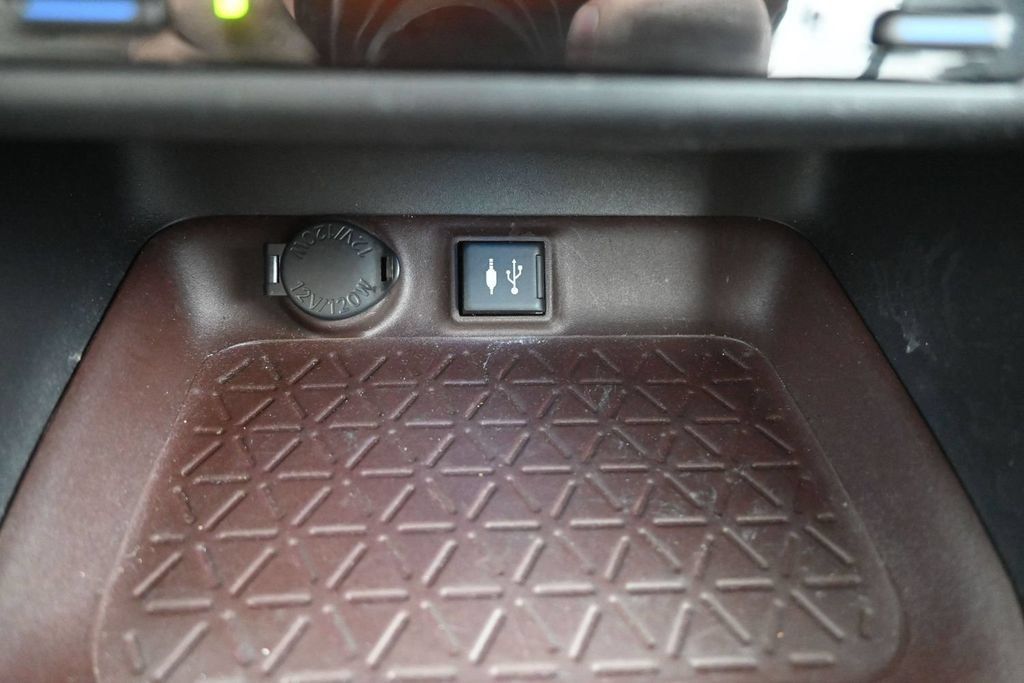 Used 2019 Toyota RAV4 Limited w/ Cold Weather Package AWD/4WD image 34