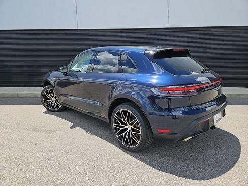 Certified 2023 Porsche Macan AWD/4WD image 8