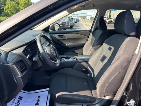 Used 2024 Nissan Rogue S AWD/4WD image 9