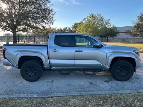 Used 2024 Toyota Tacoma SR5 w/ SR5 Upgrade Package image 6