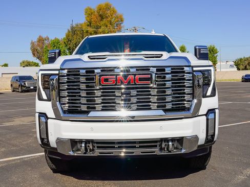 New 2026 GMC Sierra 2500 Denali w/ Denali Reserve Package AWD/4WD image 4