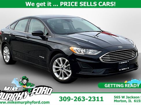 Used 2019 Ford Fusion SE image 1