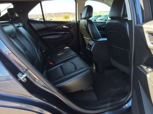 Used 2018 Chevrolet Equinox Premier FWD image 29