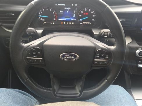 Used 2020 Ford Explorer XLT image 33