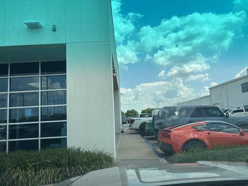 Used 2017 Ford Explorer XLT w/ Equipment Group 202A FWD image 5