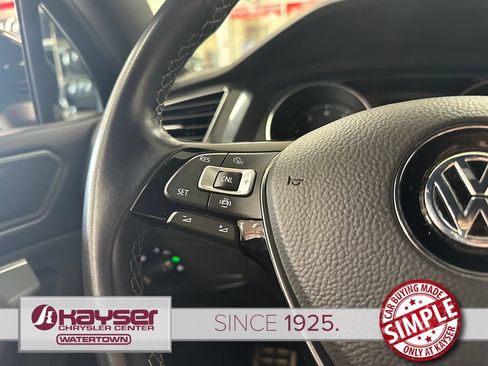 Used 2020 Volkswagen Tiguan SE R-Line AWD/4WD image 18