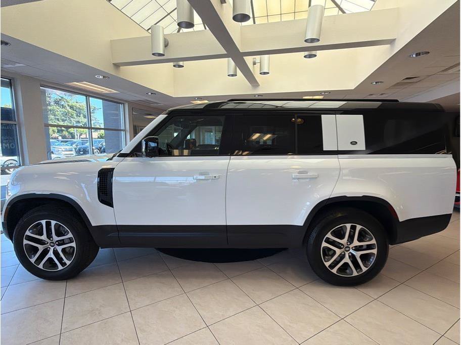 Used 2023 Land Rover Defender 130 SE AWD/4WD image 8