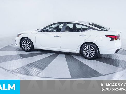 Used 2025 Nissan Altima 2.5 SV FWD image 5