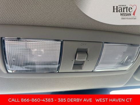 Certified 2025 Nissan Frontier SV image 34