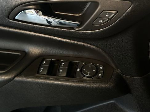Used 2023 Chevrolet Equinox LT image 15