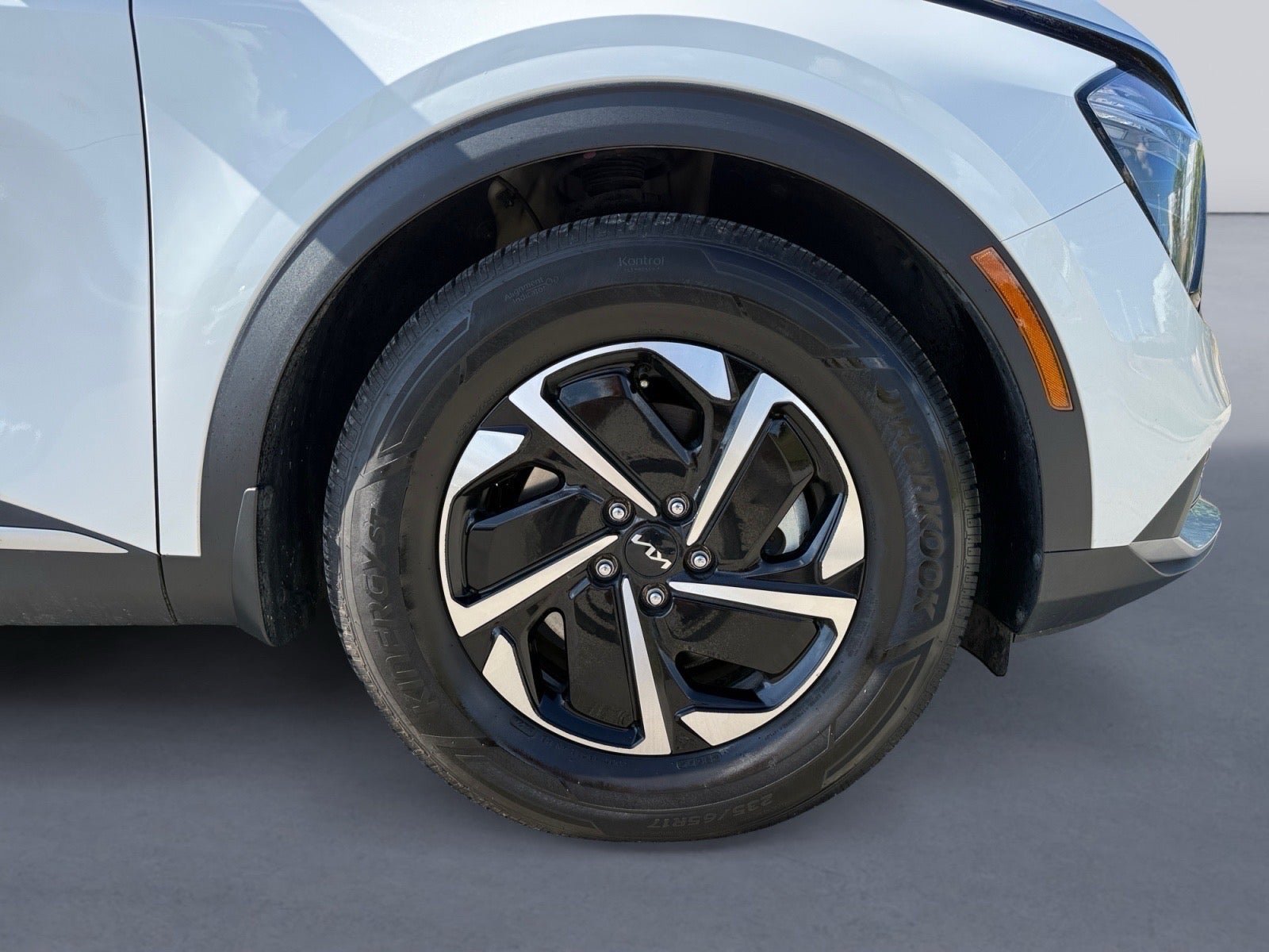 Used 2023 Kia Sportage LX FWD image 9