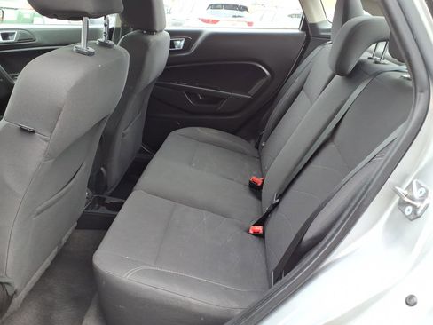 Used 2015 Ford Fiesta SE image 9
