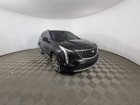 Used 2020 Cadillac XT4 Premium Luxury w/ Cold Weather Package image 31