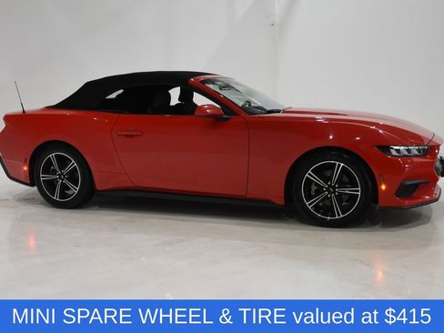 Used 2024 Ford Mustang Convertible image 3