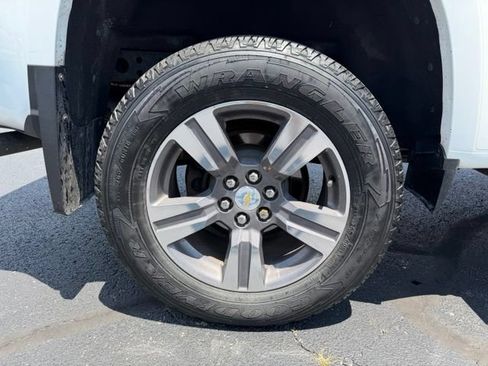 Used 2017 Chevrolet Colorado LT w/ Luxury Package, Chrome AWD/4WD image 6