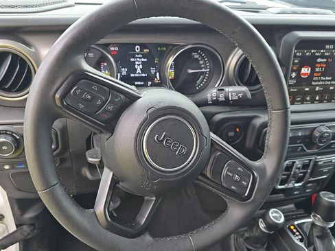 Used 2023 Jeep Wrangler Unlimited w/ Sun & Screen Package AWD/4WD image 12
