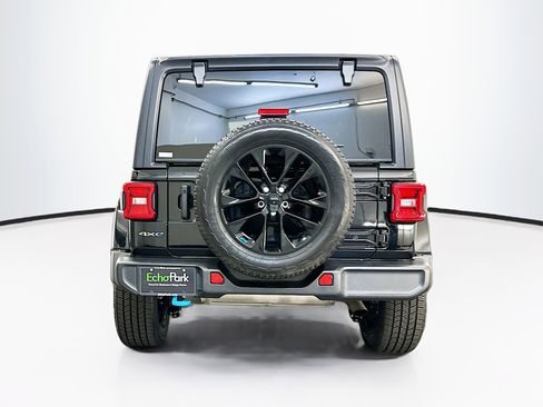Used 2023 Jeep Wrangler Unlimited Sahara w/ Cold Weather Group AWD/4WD image 7