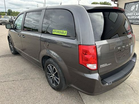 Used 2018 Dodge Grand Caravan SE FWD image 7
