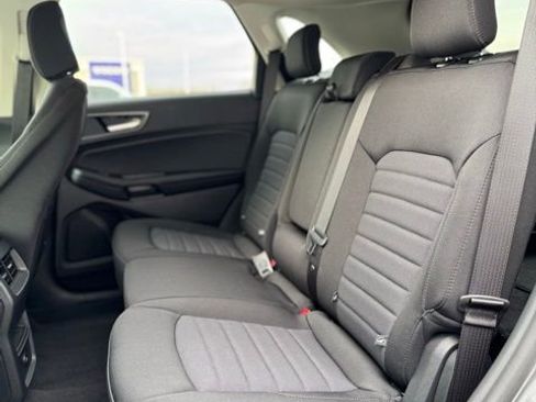 Certified 2024 Ford Edge SE w/ Black Appearance Package image 21