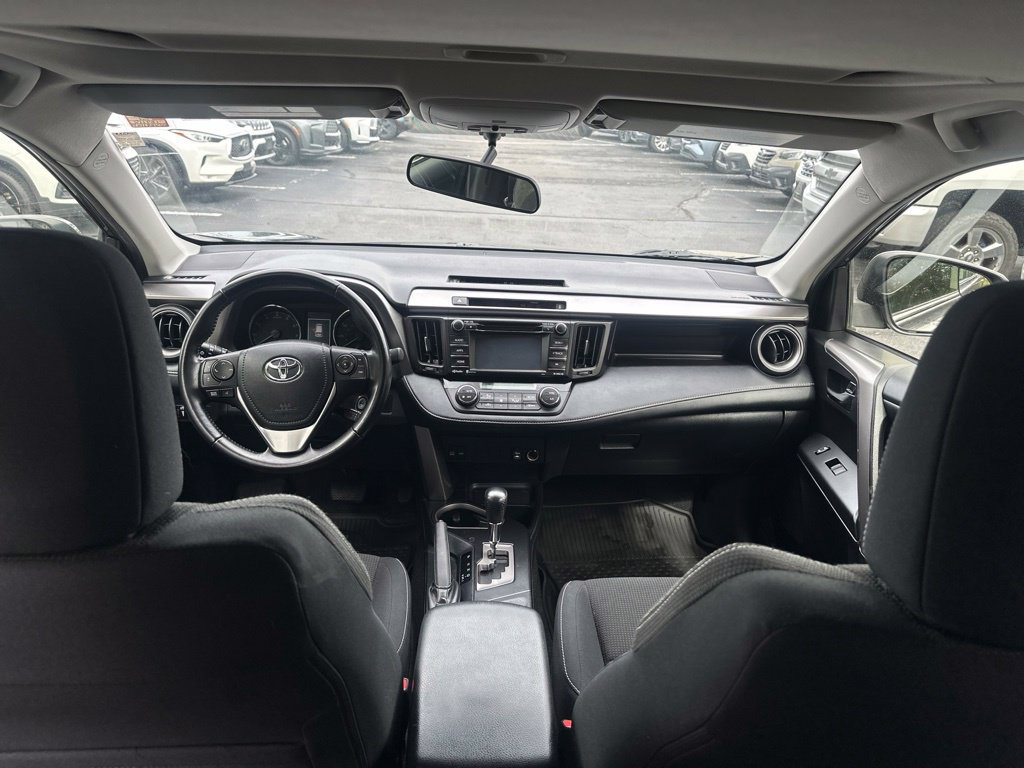 Used 2016 Toyota RAV4 XLE AWD/4WD image 31