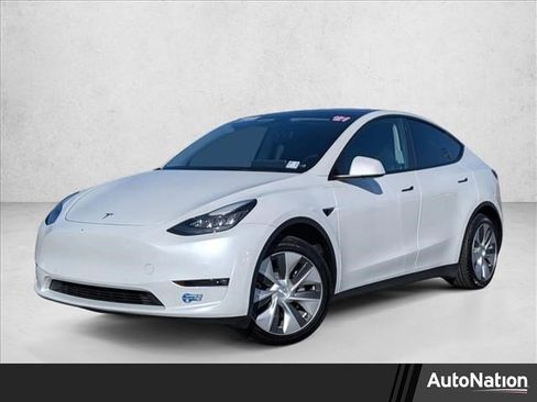Used 2021 Tesla Model Y Long Range image 1
