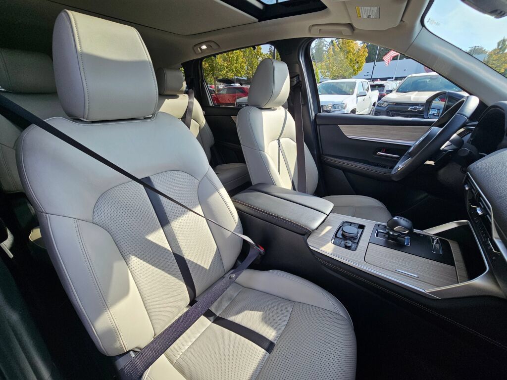 Certified 2025 MAZDA CX-90 Plug-In Hybrid w/Premium Sport AWD/4WD image 32