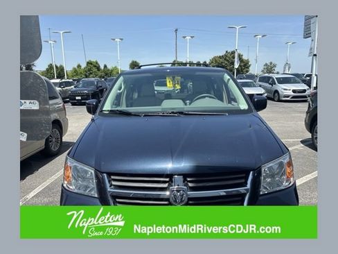Used 2009 Dodge Grand Caravan SXT FWD image 1