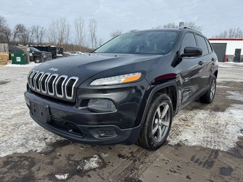 Used 2014 Jeep Cherokee Sport image 1