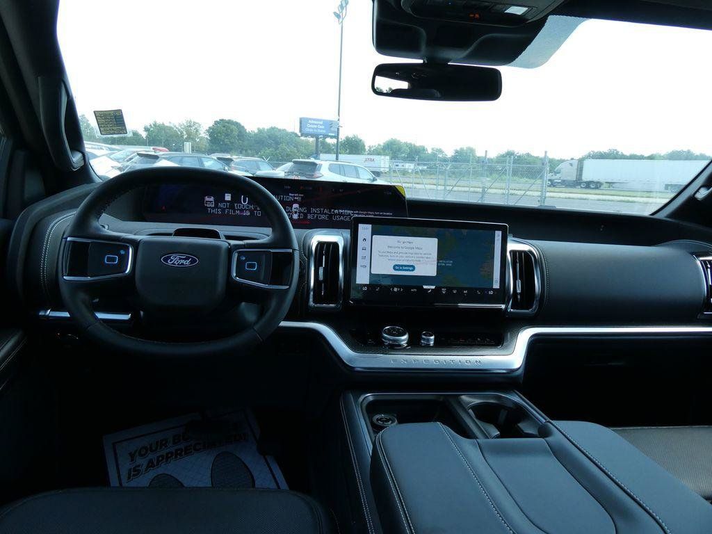 New 2027 Ford Expedition Platinum w/ Stealth Performance Package AWD/4WD image 18
