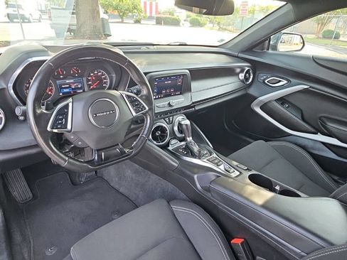 Used 2020 Chevrolet Camaro LT RWD image 9