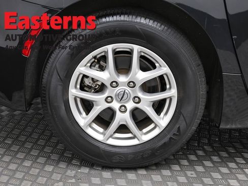 Used 2023 Chrysler Pacifica Touring-L FWD image 31