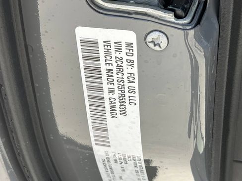 Used 2023 Chrysler Pacifica Limited w/ S Appearance Package FWD image 21