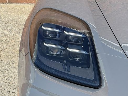 New 2025 Porsche Panamera 4 image 12