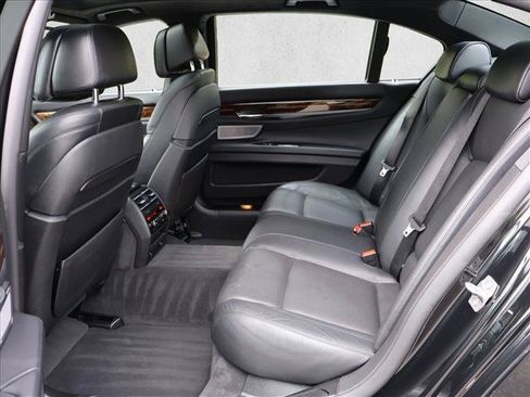 Used 2015 BMW 750Li xDrive AWD/4WD image 23