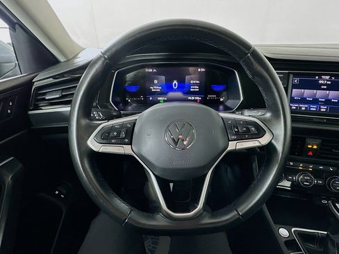 Used 2024 Volkswagen Jetta SE image 11