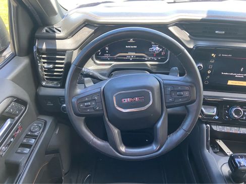 Used 2023 GMC Sierra 1500 AT4 w/ AT4 Preferred Package AWD/4WD image 17