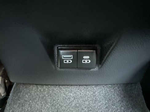 Used 2025 Toyota Camry XSE FWD image 18