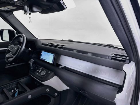 Used 2022 Land Rover Defender 90 X-Dynamic S AWD/4WD image 29