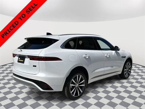 Used 2026 Jaguar F-PACE R-Dynamic S image 4