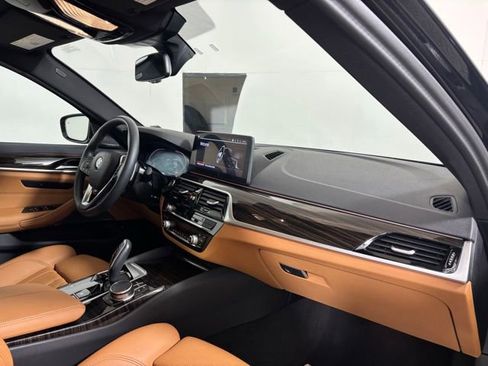 Used 2023 BMW 530i xDrive w/ Premium Package AWD/4WD image 22