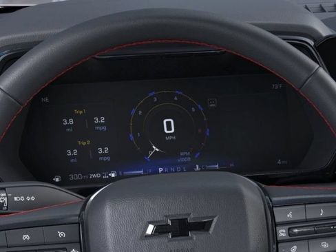 Used 2025 Chevrolet Colorado Z71 w/ Midnight Edition AWD/4WD image 16