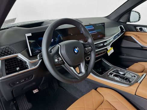 New 2026 BMW X5 xDrive50e image 9