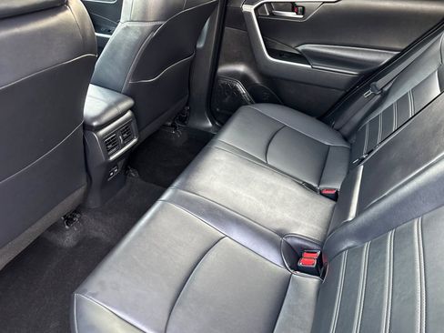 Used 2023 Toyota RAV4 XLE Premium image 12