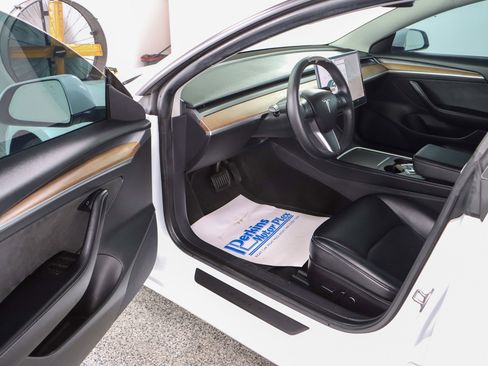 Used 2022 Tesla Model 3 Long Range image 3