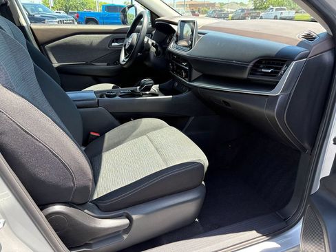 Used 2023 Nissan Rogue SV AWD/4WD image 10