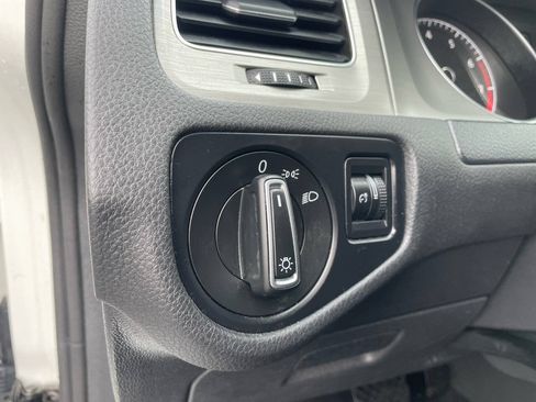 Used 2016 Volkswagen Golf S FWD image 39