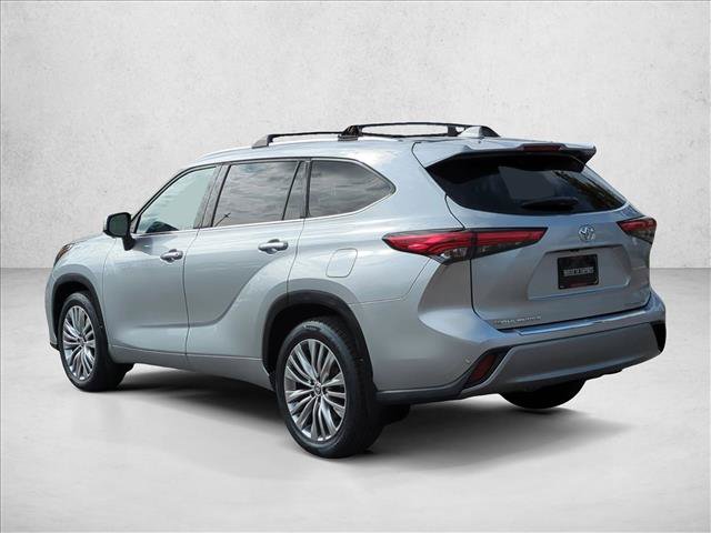 Used 2023 Toyota Highlander Platinum FWD image 8