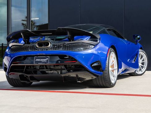 Used 2026 McLaren 750S RWD image 9