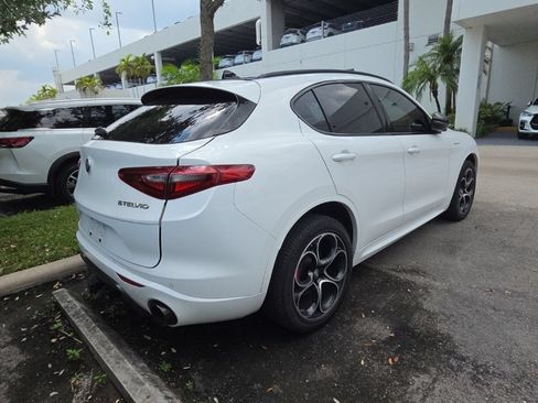 Used 2023 Alfa Romeo Stelvio Veloce AWD/4WD image 5